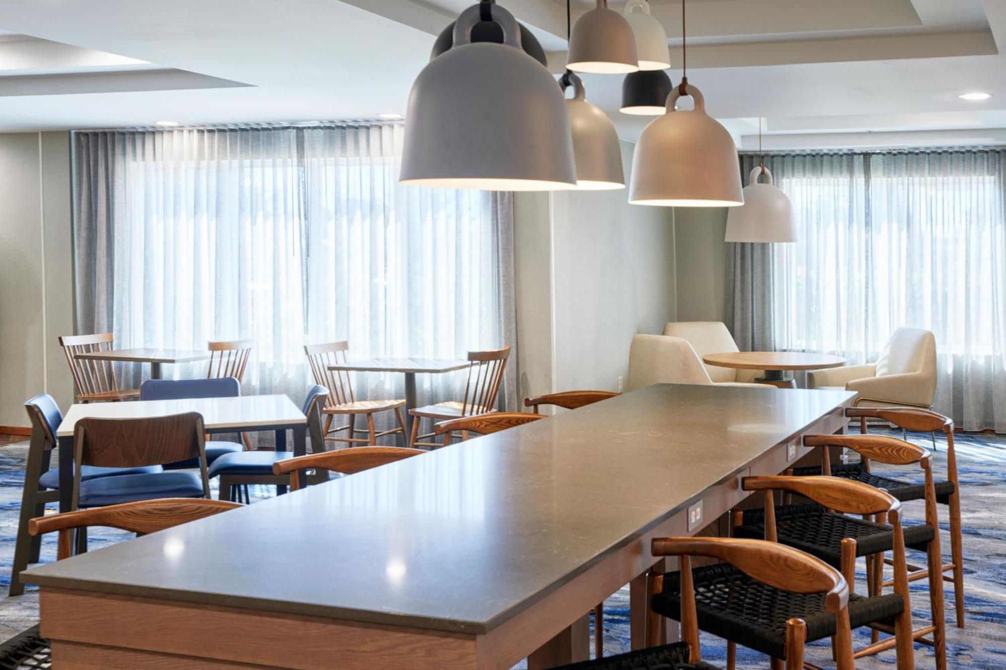 Fairfield Inn & Suites Burlington Eksteriør billede