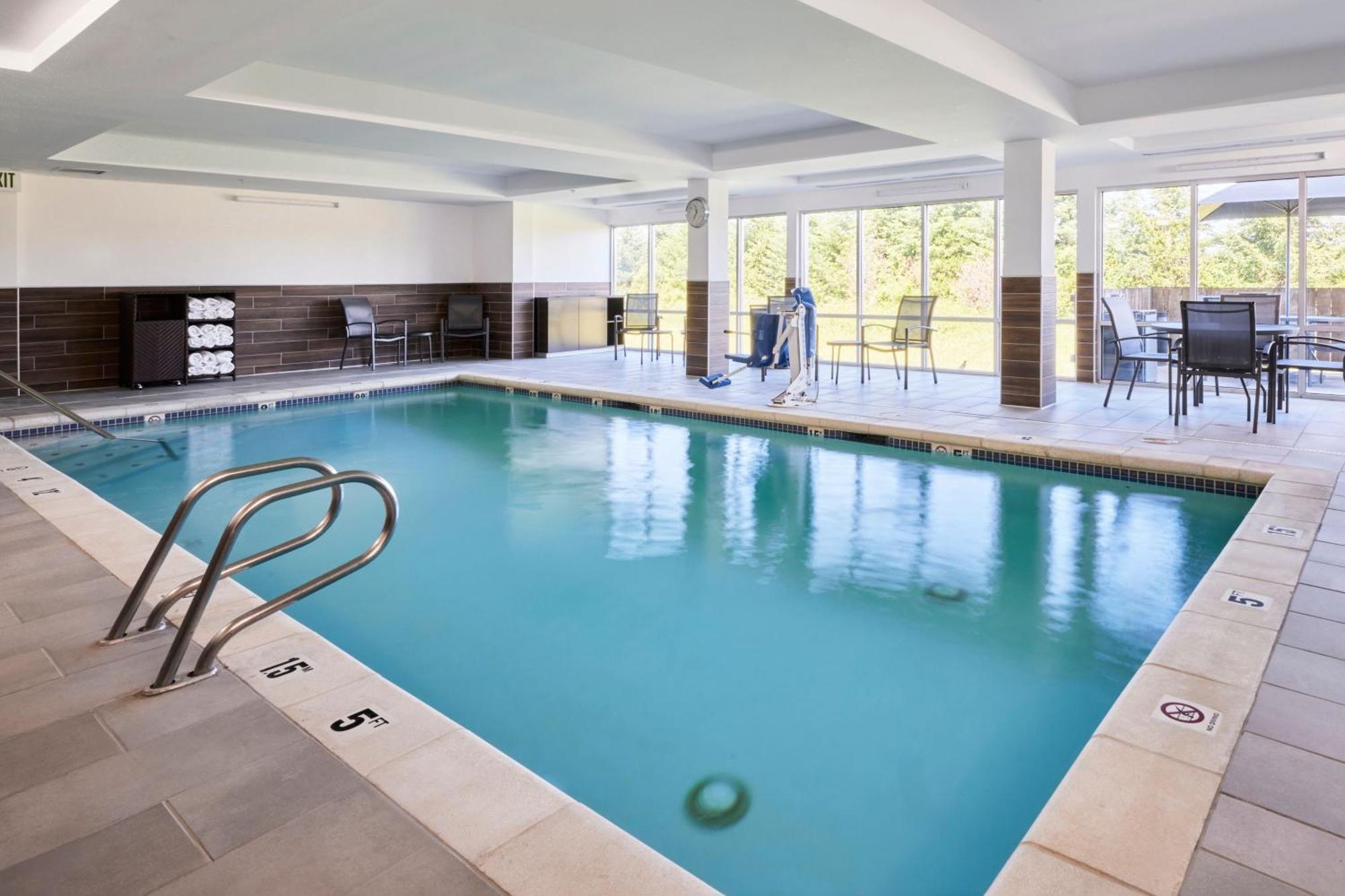 Fairfield Inn & Suites Burlington Eksteriør billede