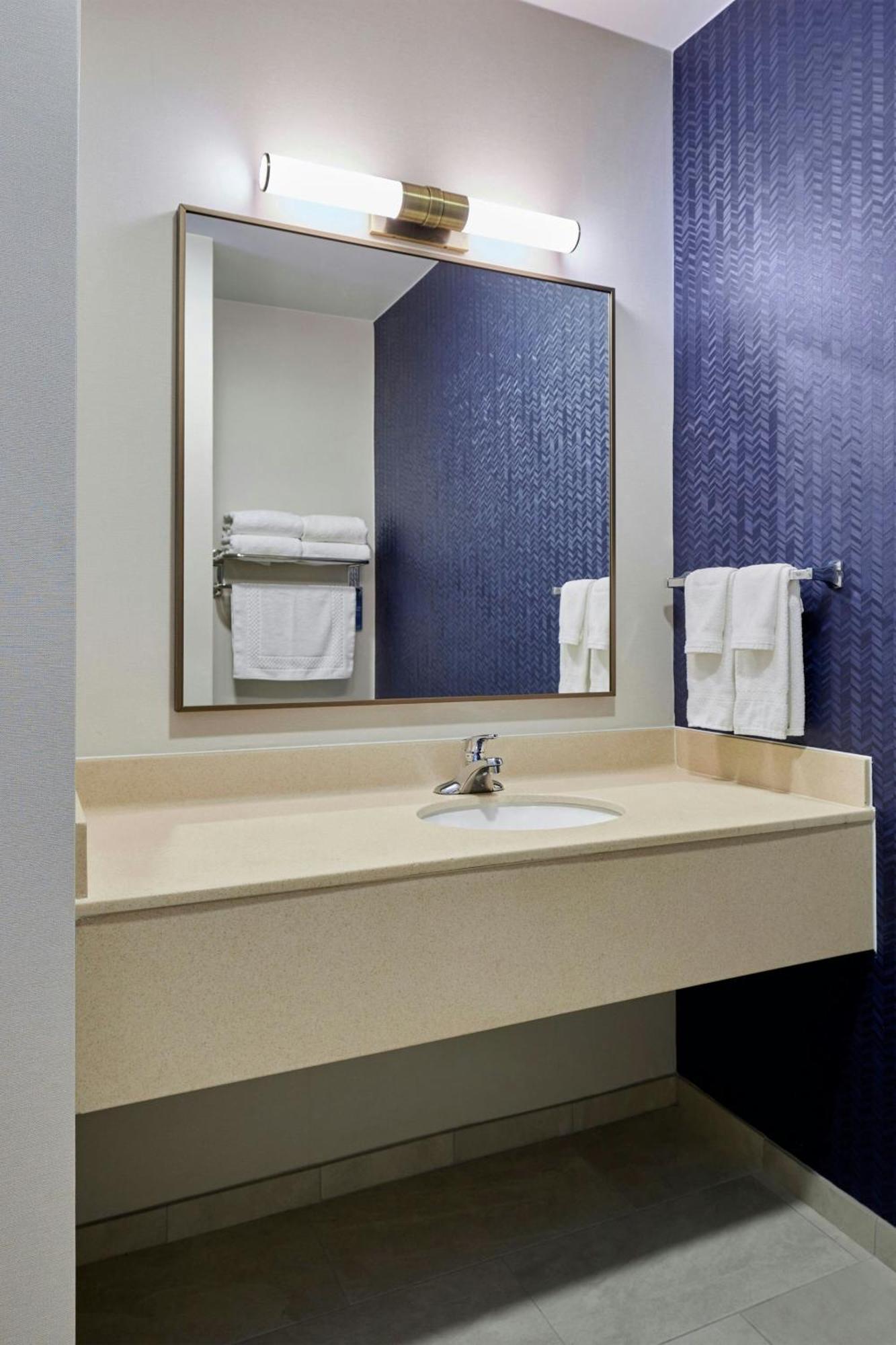 Fairfield Inn & Suites Burlington Eksteriør billede